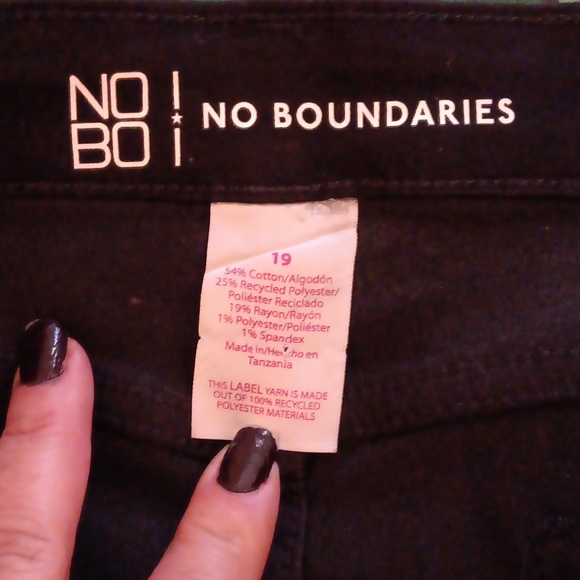 No Boundaries black women's jeans size 19 skinny, like new - Picture 5 of 6